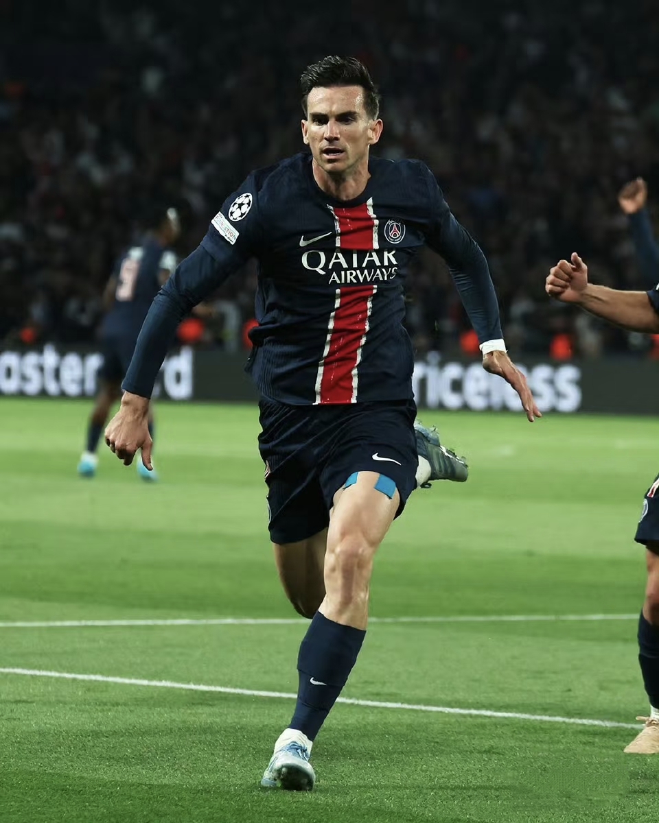 开云新版App下载-圣日耳曼队实现主场全胜，继续领跑法甲的简单介绍