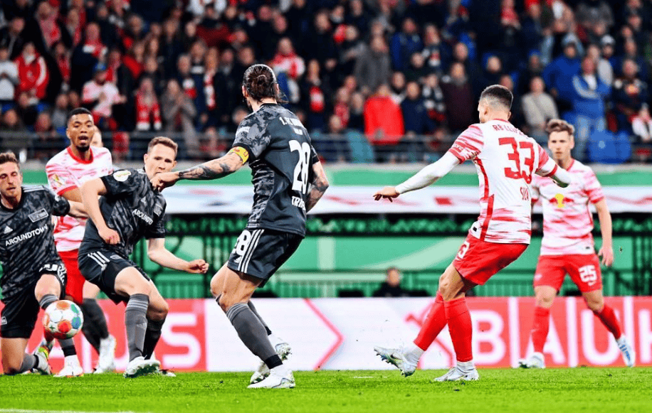 弗赖堡客场取胜,击败劲旅闯入德甲前四 弗赖堡客场取胜,击败劲旅闯入德甲前四