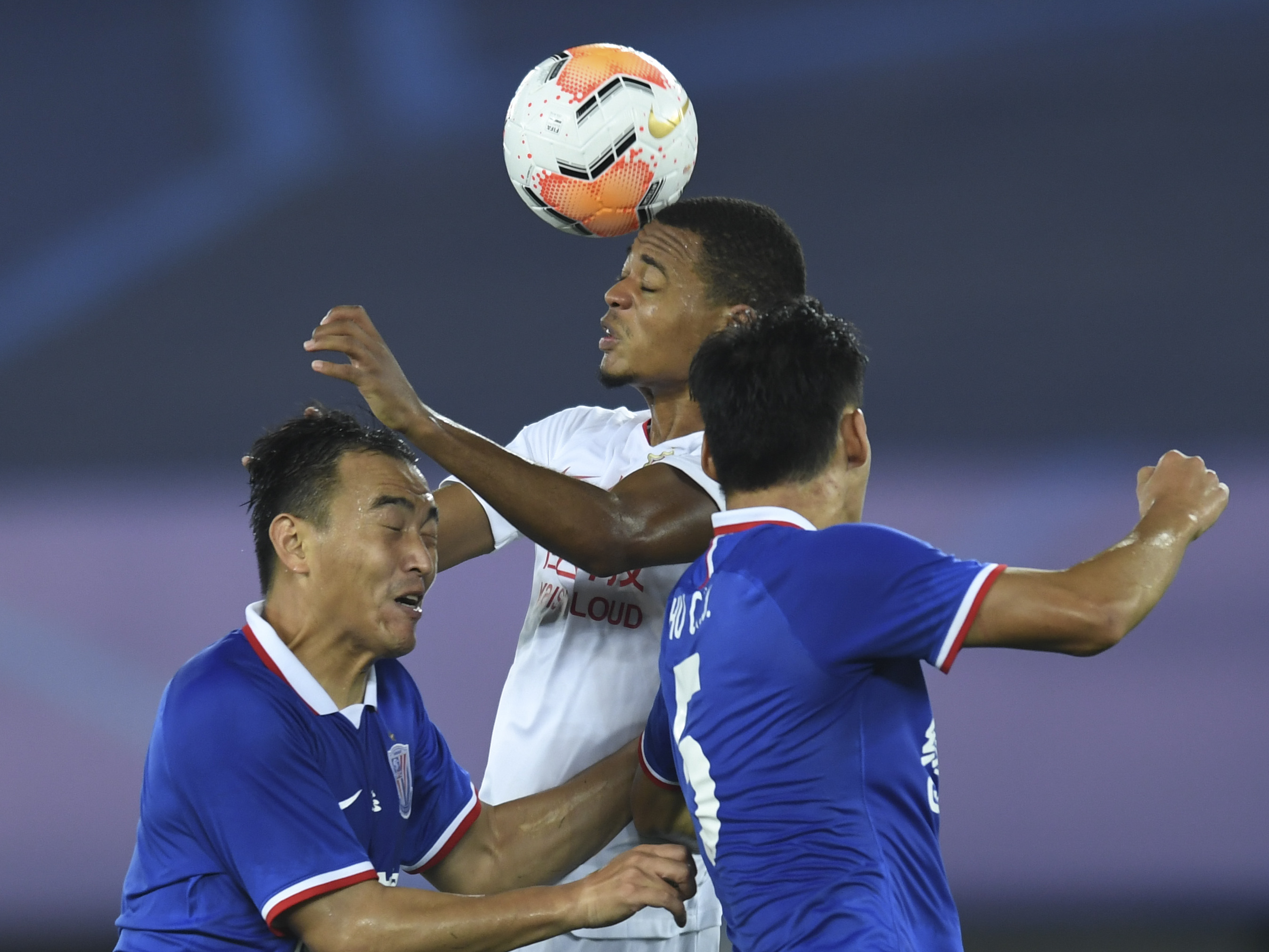 包含深圳佳兆业逼平上海绿地申花,保持不败势头的词条 包含深圳佳兆业逼平上海绿地申花,保持不败势头的词条